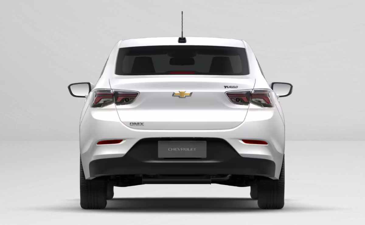 Chevrolet Onix Plus (1)