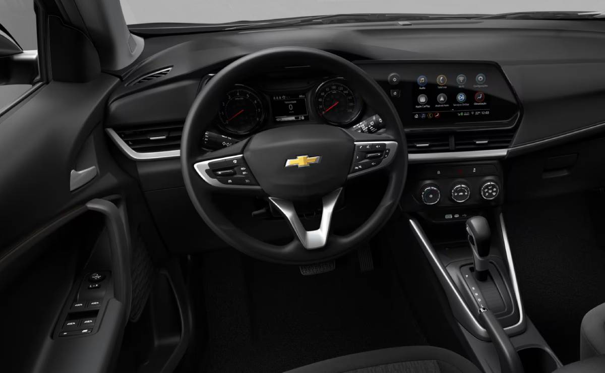 Chevrolet Tracker LT interior