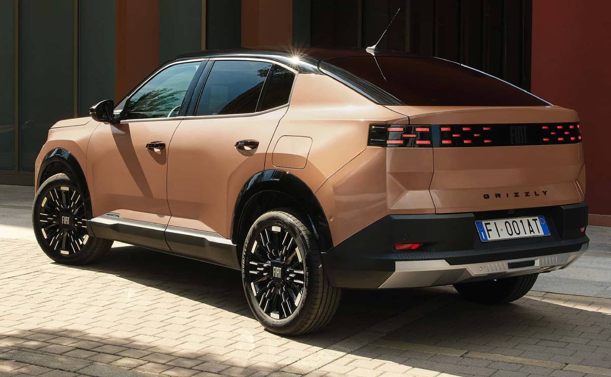 Así es el nuevo Fiat Fastback: más grande, motor turbo y con 608 litros de baúl 5 Fiat Grizzly Fastback trasera 1