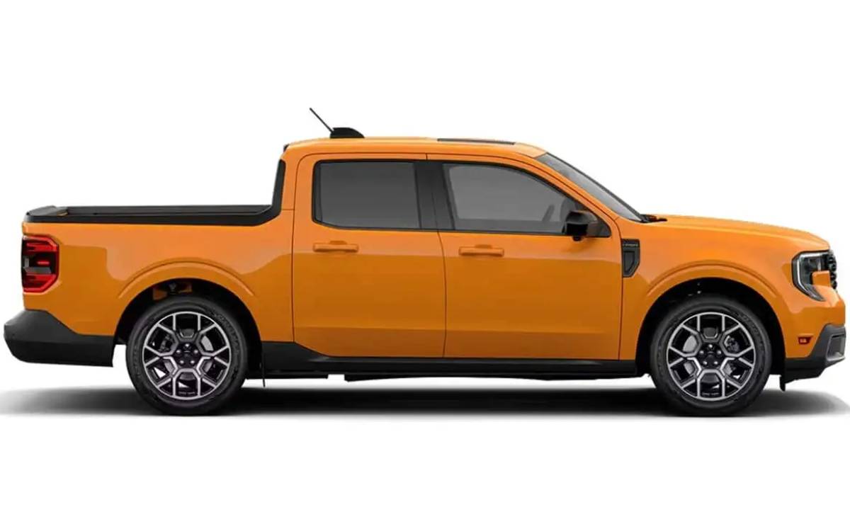 Ford Maverick Lariat perfil