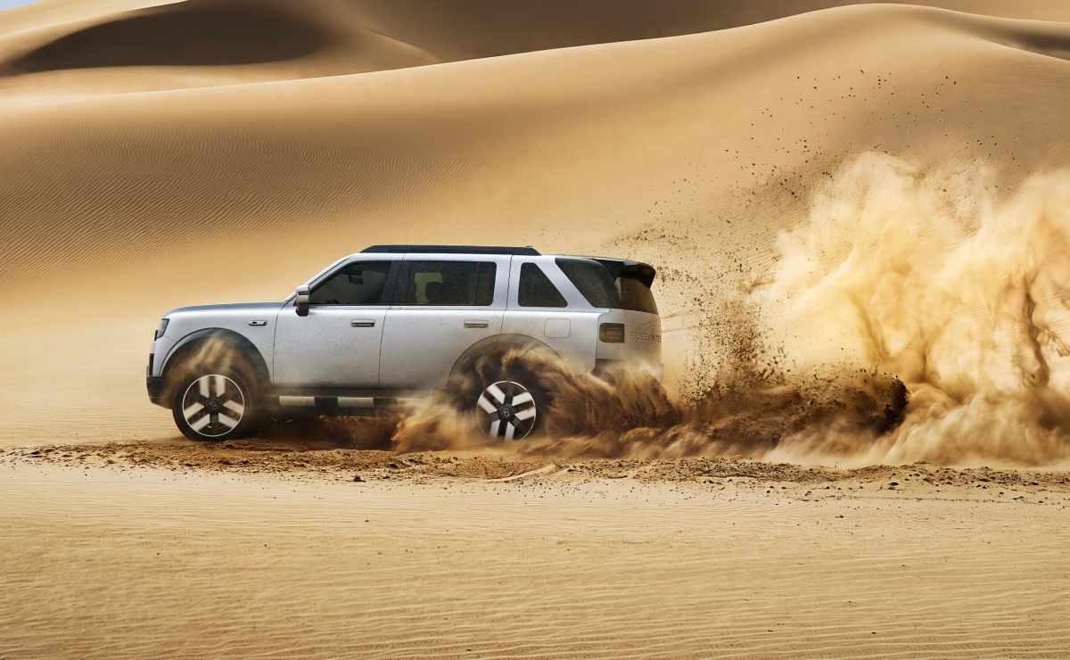 Una pantalla de 46,3 pulgadas y 620 CV: así es el nuevo SUV que combina lujo y capacidad todoterreno 1 Freelander 8 SUV