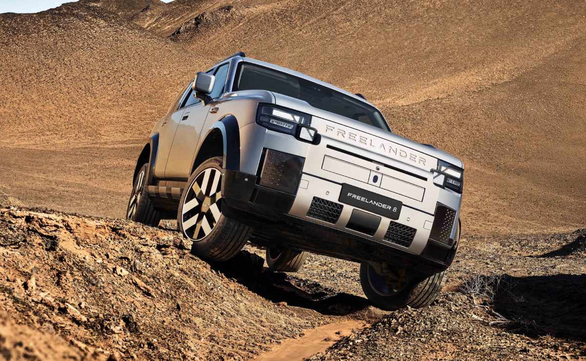 Una pantalla de 46,3 pulgadas y 620 CV: así es el nuevo SUV que combina lujo y capacidad todoterreno 5 Freelander 8 SUV 8