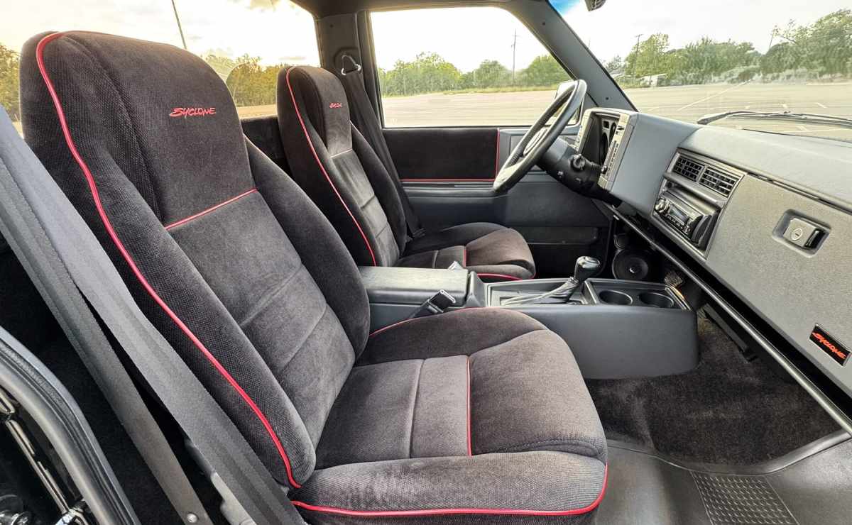 GMC Syclone 1991: la pick up V6 turbo que desafió a los deportivos sale a subasta 4 GMC Syclone pick up 1