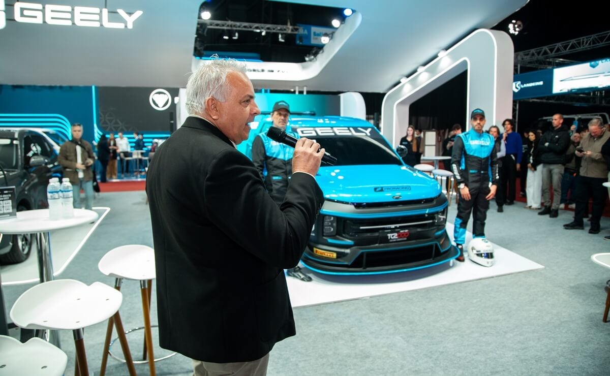 Geely Expo Auto Chino