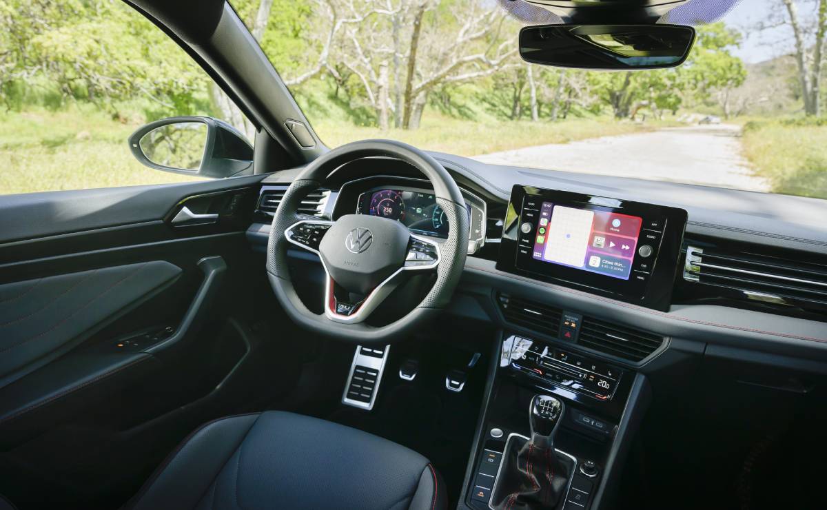 El Volkswagen Vento más potente: ¿cuánto cuesta el sedán rival de Corolla y Sentra con 230 CV? 3 Interior Volkswagen Vento GLI
