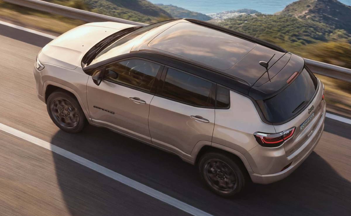 Jeep Compass 2027 Serie S accion