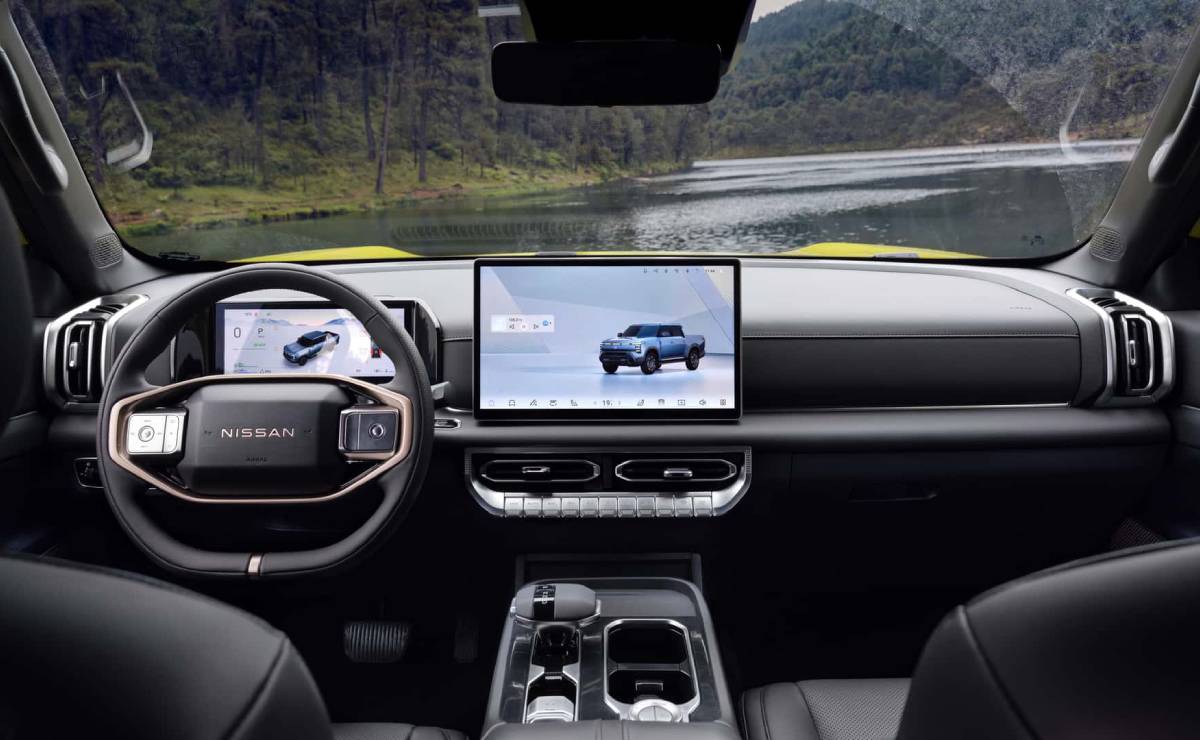 Nissan Frontier Pro interior 1