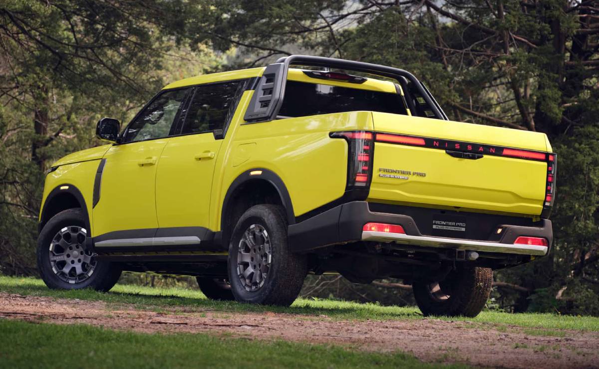 Nissan Frontier Pro trasera 1