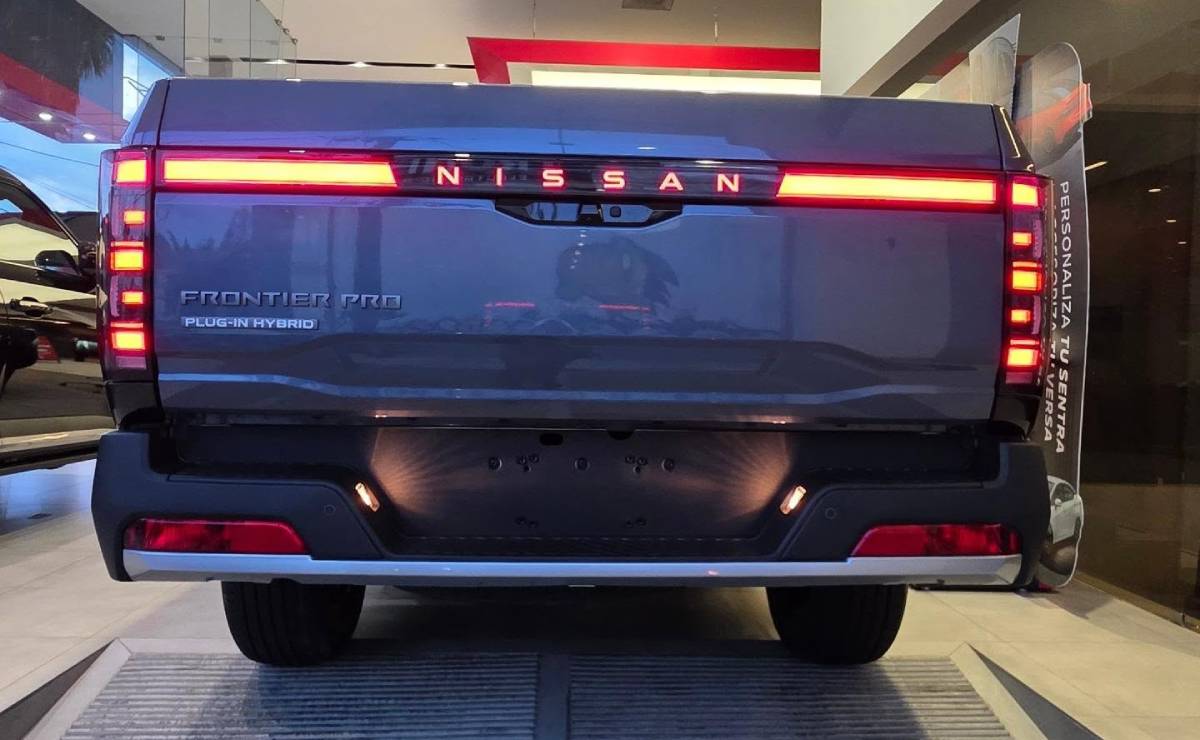Nueva Nissan Frontier Pro PHEV caja