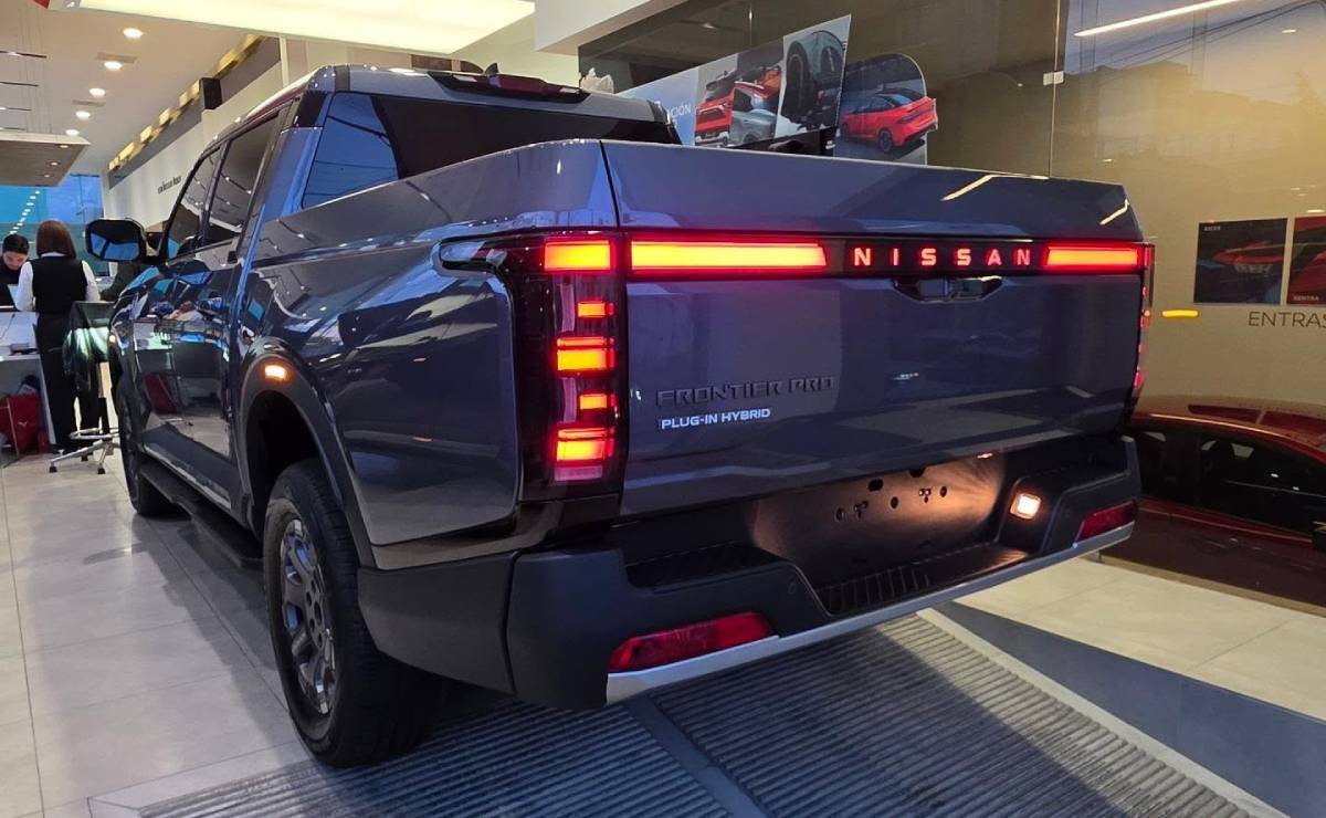 Nueva Nissan Frontier Pro PHEV trasera