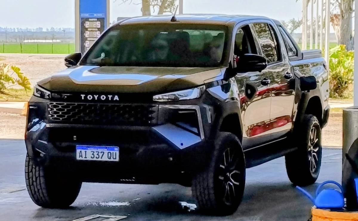 Nueva Toyota Hilux 2027 frente