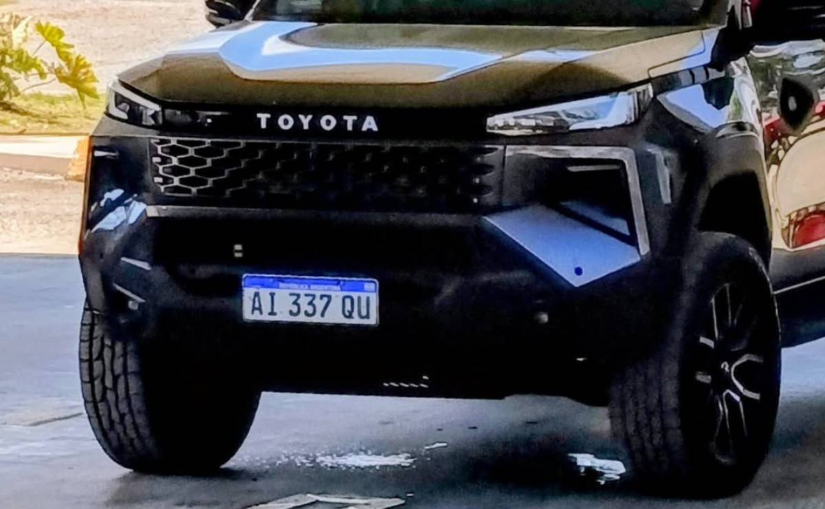 Nueva Toyota Hilux 2027 trompa