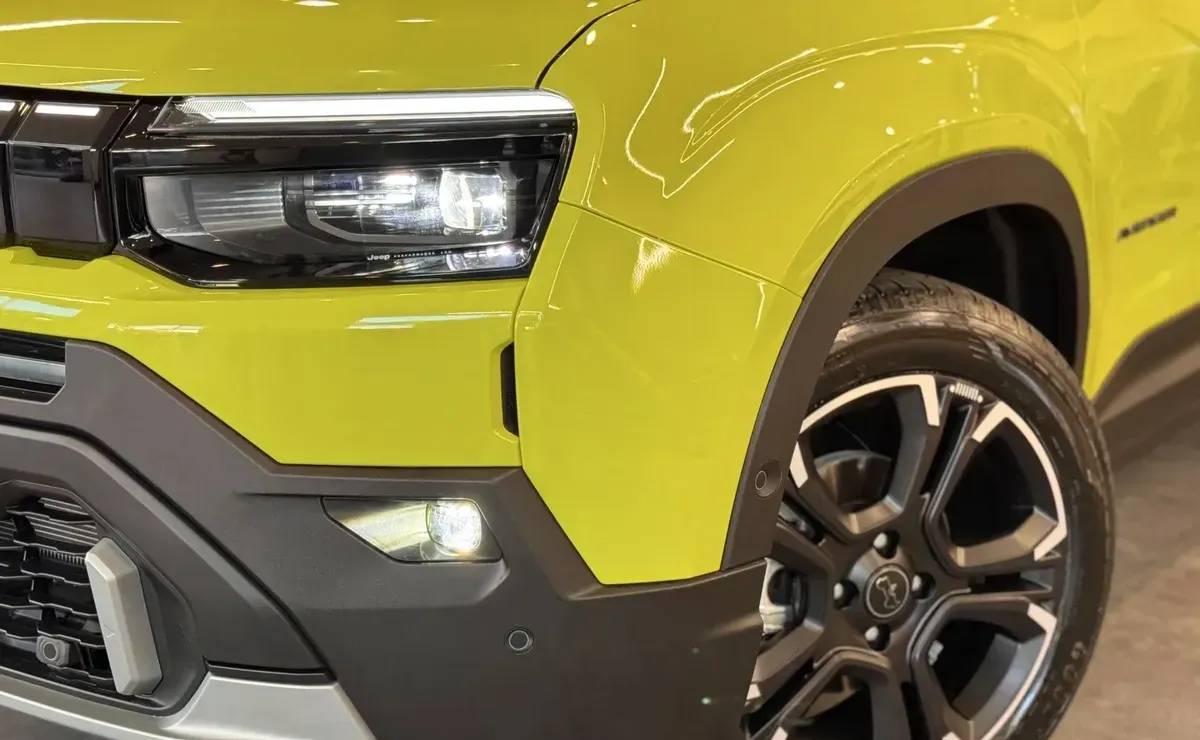 El nuevo Jeep Avenger ya aparece en los concesionarios: así es el SUV que competirá contra Volkswagen Tera 1 Nuevo Jeep Avenger teaser 3