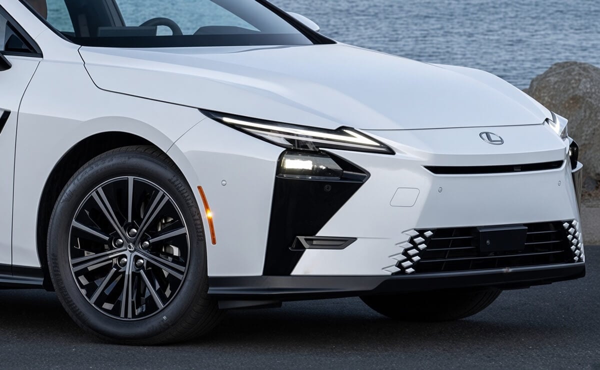 Lexus ES 2027: los cambios del renovado sedán lujoso y potente