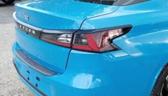 Nuevo Nissan Versa 2027 cola 1