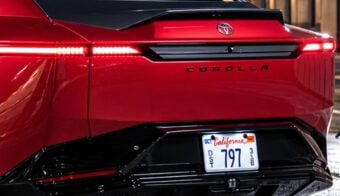 Nuevo Toyota Corolla 2028 cola