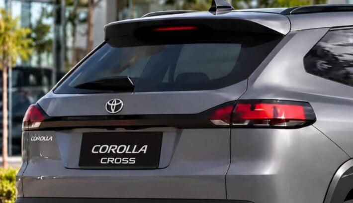 Nuevo Toyota Corolla Cross 2028 teaser 1