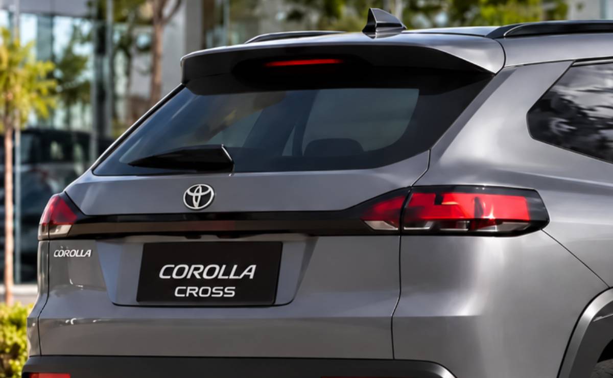 Nuevo Toyota Corolla Cross 2028 teaser 1