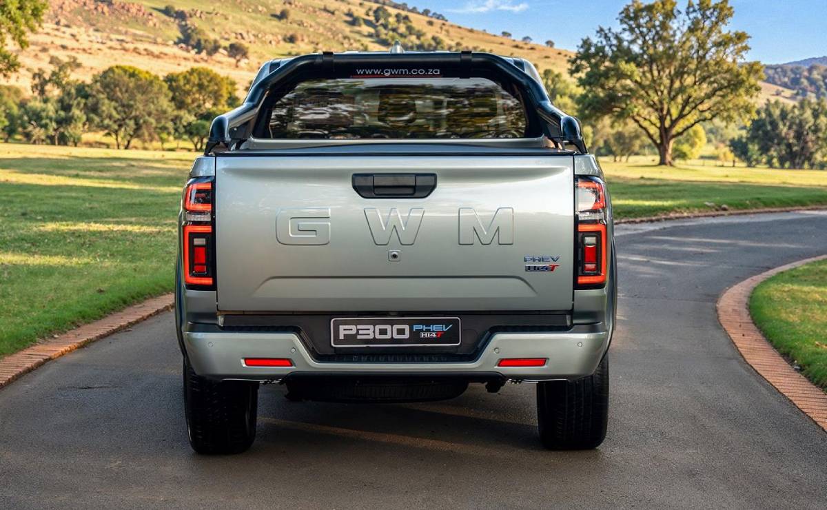 Pick up GWM P300 PHEV trasera