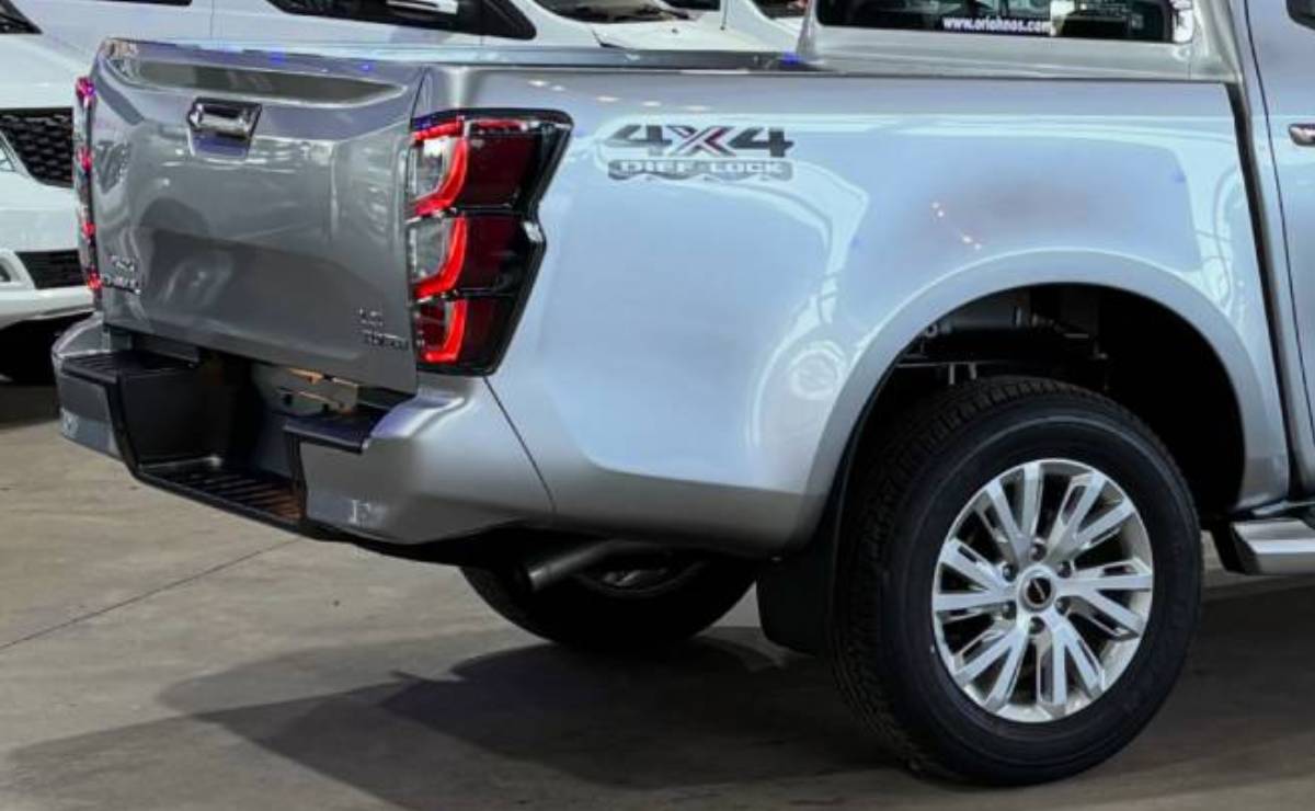 Pick up Isuzu D Max LS teaser