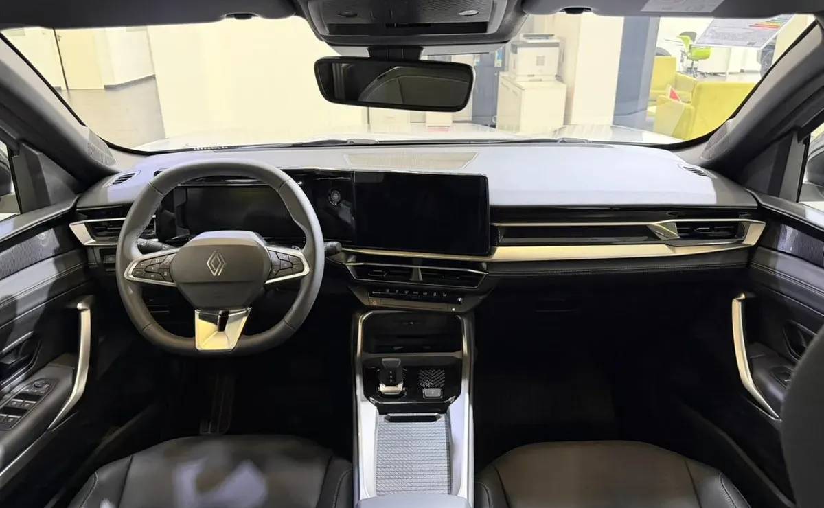 Menos de 53 millones: la versión más barata del SUV de Renault rival de Ford Territory con motor turbo y 156 CV 6 Renault Boreal Evolution interior 2