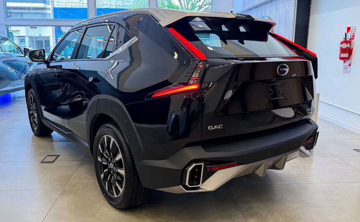 SUV GAC Emkoo GL trasera