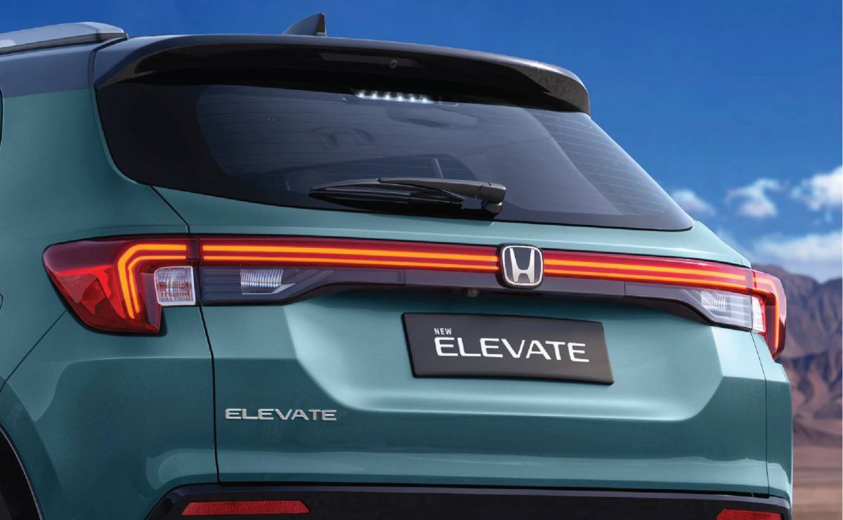 SUV Honda WR V 2027 trasera