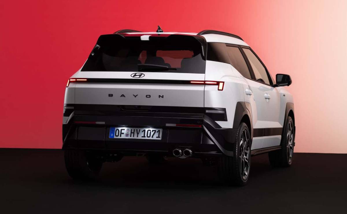 SUV Hyundai Bayon trasera