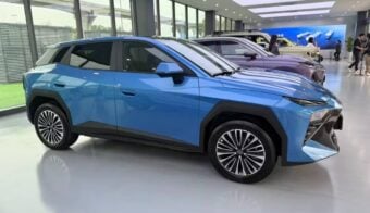 SUV Omoda 4 perfil