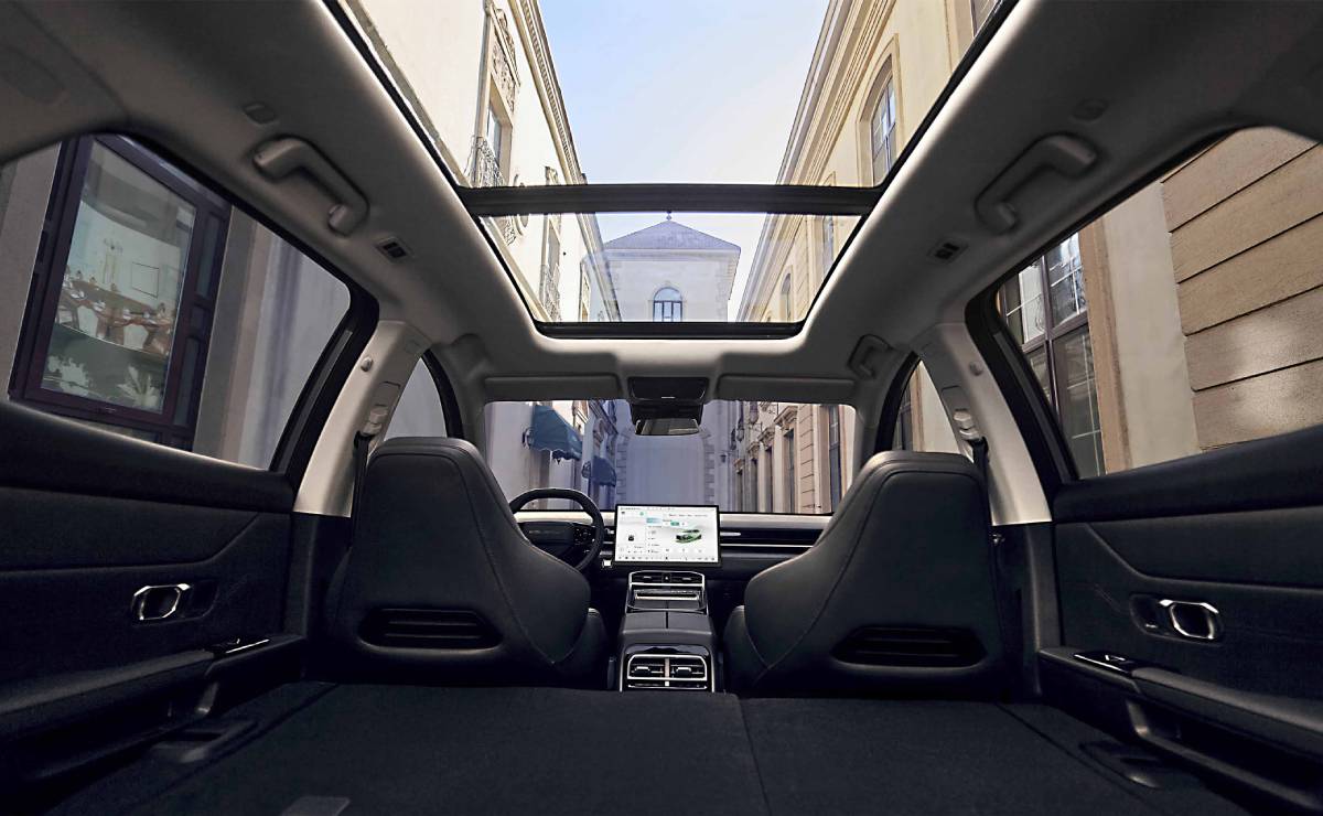 SUV Soueast S06 interior
