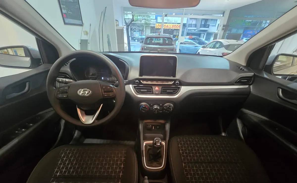 Sedan Hyundai HB20 Comfort Plus MT interior