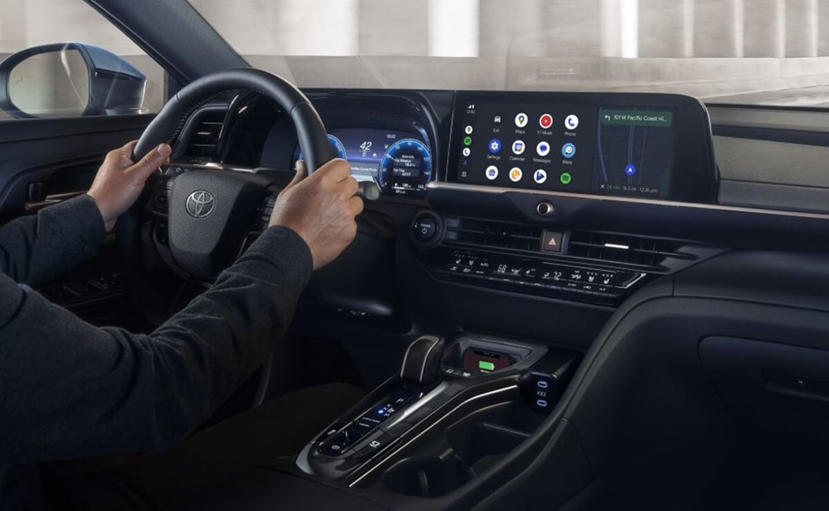 Toyota Crown Signia 2027 interior