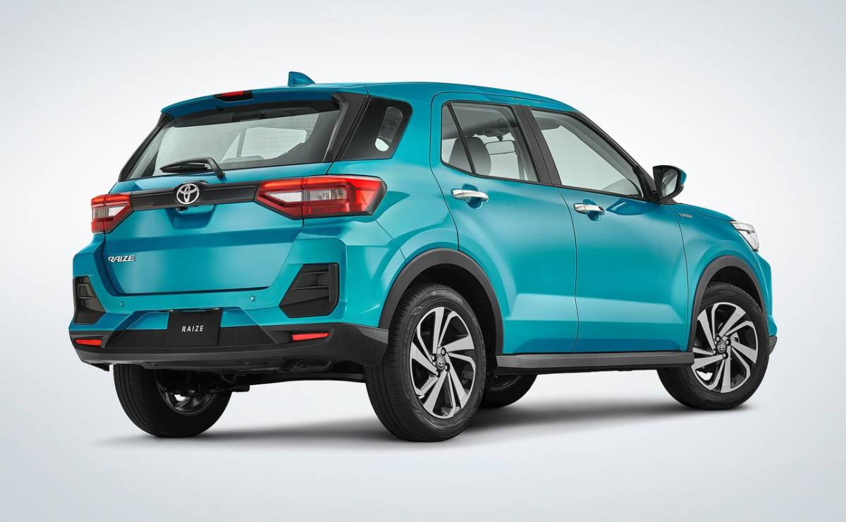 Toyota Raize trasera