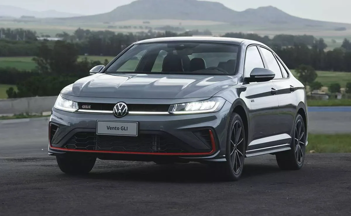 El Volkswagen Vento más potente: ¿cuánto cuesta el sedán rival de Corolla y Sentra con 230 CV? 2 Volkswagen Vento GLI 1