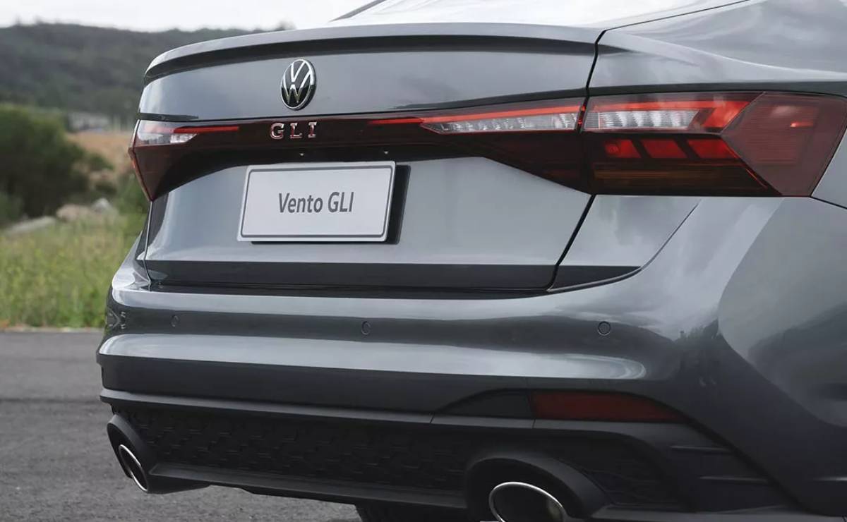 Volkswagen Vento GLI cola 1