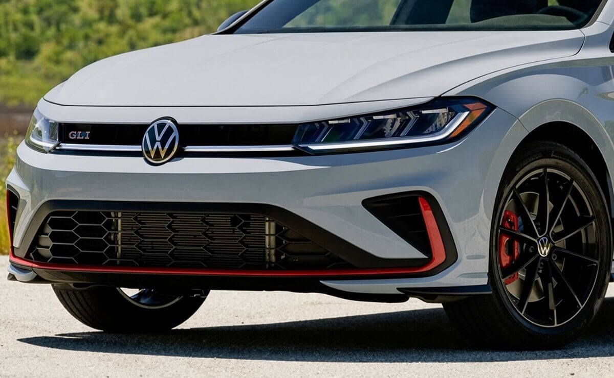El Volkswagen Vento más potente: ¿cuánto cuesta el sedán rival de Corolla y Sentra con 230 CV? 1 El precio del Volkswagen Vento GLI y lo que ofrece