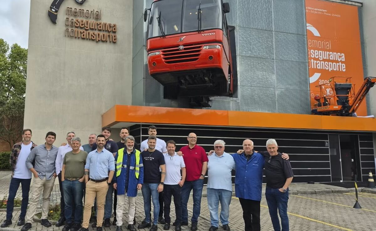 Volvo Trucks llevó a clientes a Curitiba para conocer de cerca su tecnología, producción y soluciones para el transporte 2 Volvo Trucks en Curitiba
