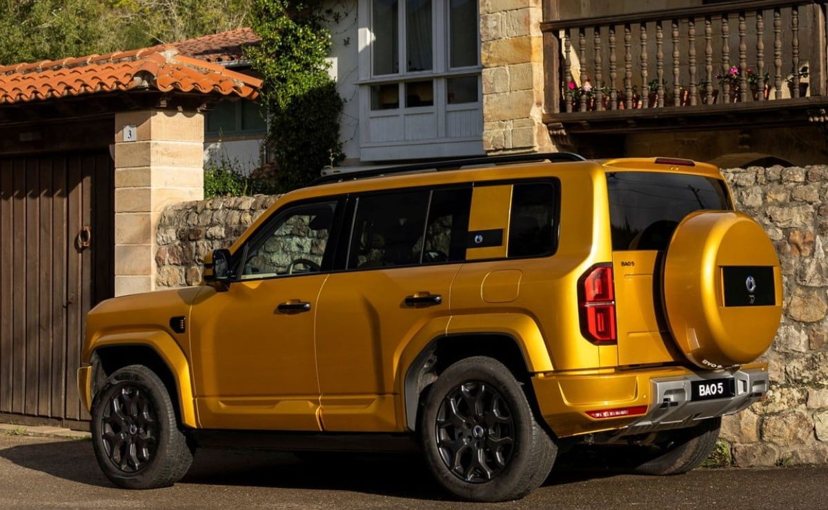 BYD mete un 4x4 híbrido de 687 CV y 760 Nm en Europa: ¿puede destronar al Defender? 6 byd mete un 4x4 h brido de 687 cv y 760 1 3