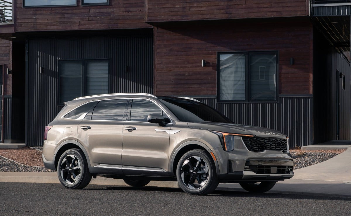 Kia Sorento PHEV 2027: la versión barata desaparece y arranca USD 5.600 más cara, en 55.385 3 kia sorento phev 2027 la versi n barata